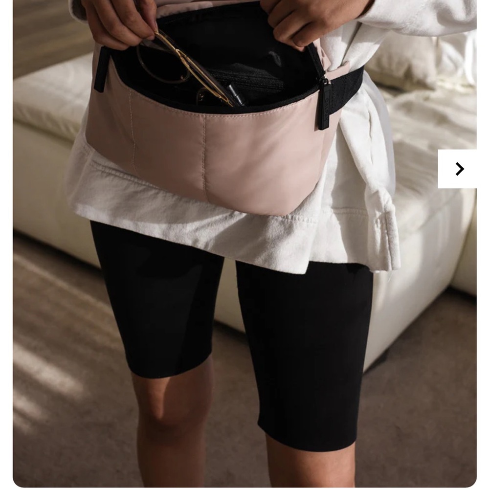 Calpak Luka Belt Bag Rose Quartz